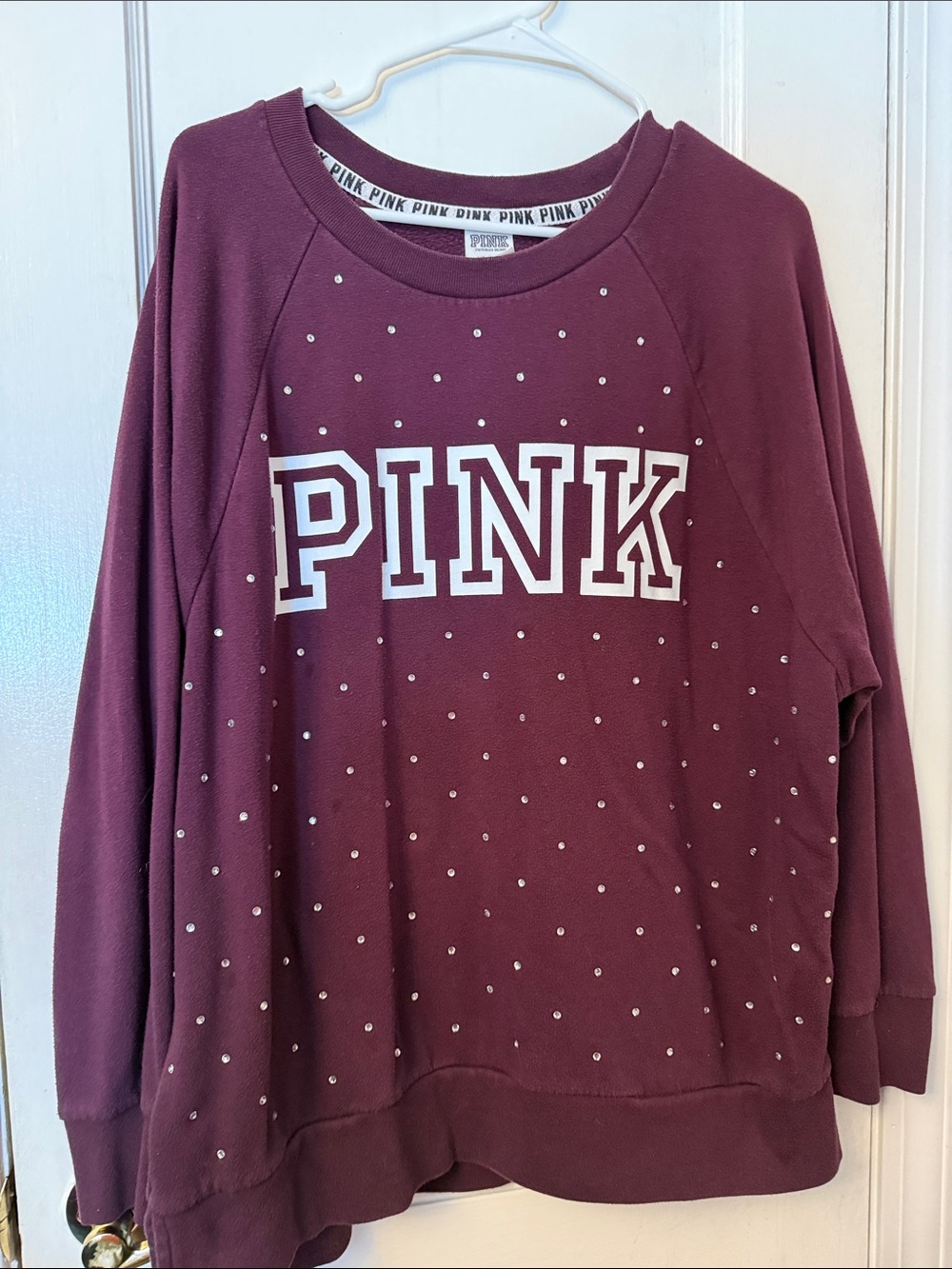 ❤️ VS PINK Maroon Crewneck Sweatshirt with Studs Sz L